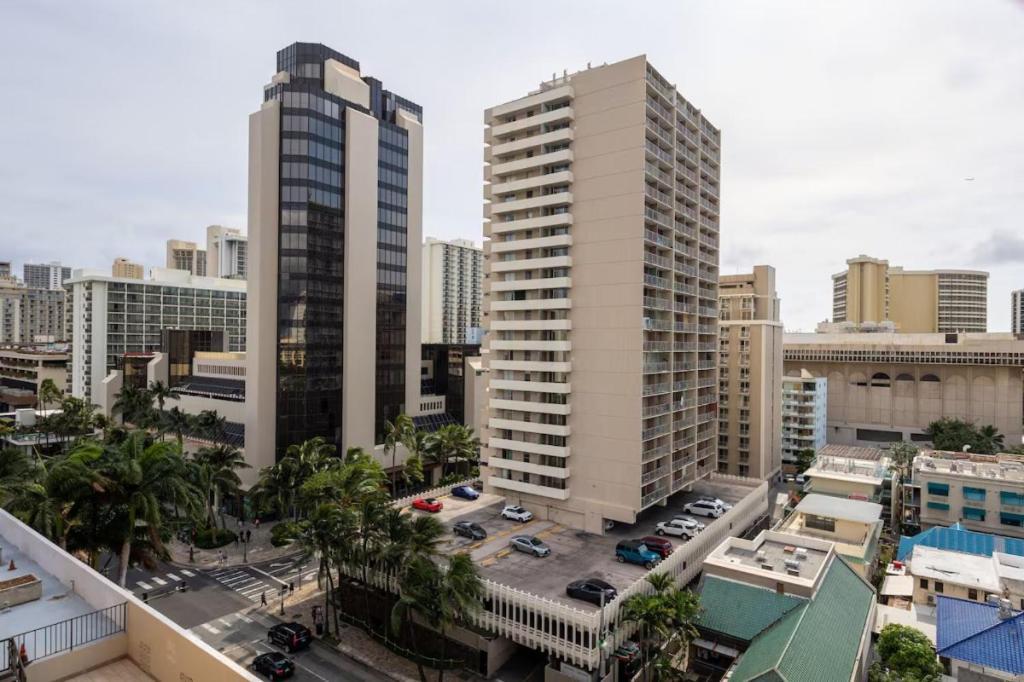 Heart Of Waikiki,1Bdrm,Free Parking, Wifi,No Resort Fees,Youtube,Netflix ! ホノルル エクステリア 写真